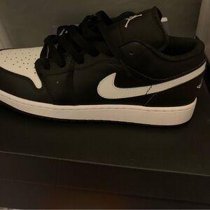 Nike Kids Black and White Low-Top Sneakers